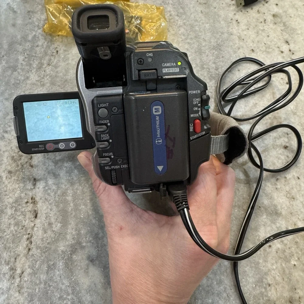 Sony Handycam DCR-TRV280 With Box Manual And Accessories Tested